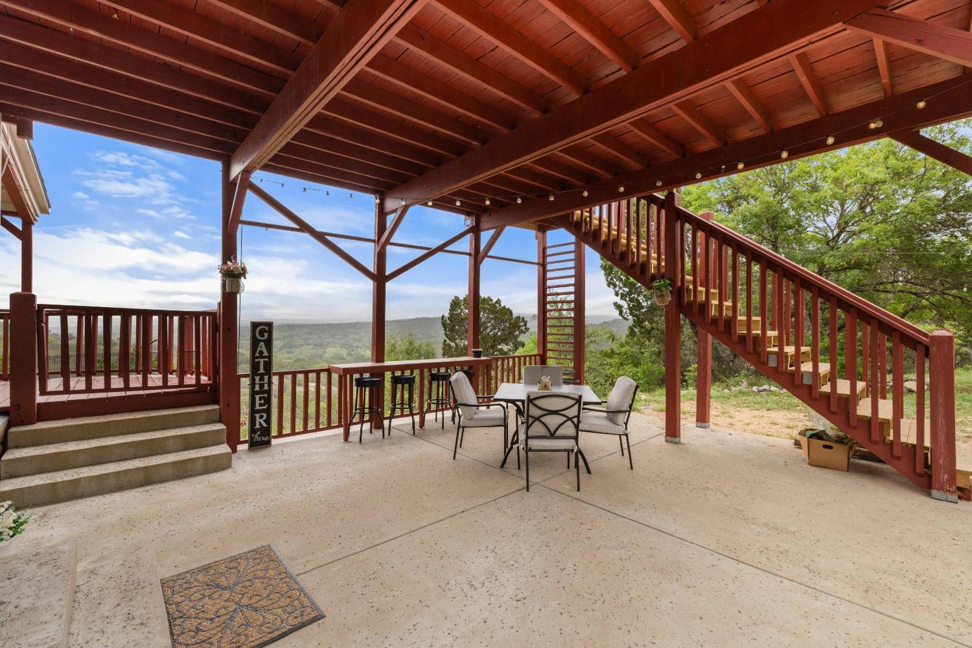 Hilltop Haven: Spacious 2BR Home with Jacuzzi, Scenic Views, and Pet-Friendly Acres Marble Falls Exterior photo